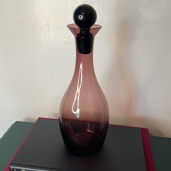 MCM VTG Amethyst Purple Glass Decanter w/ Stopper by International Silver Co. - Picture 7 of 7